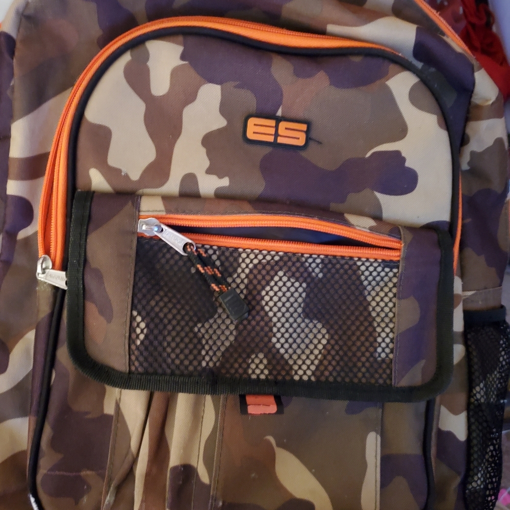 Camo backpack - Picture 4 of 4